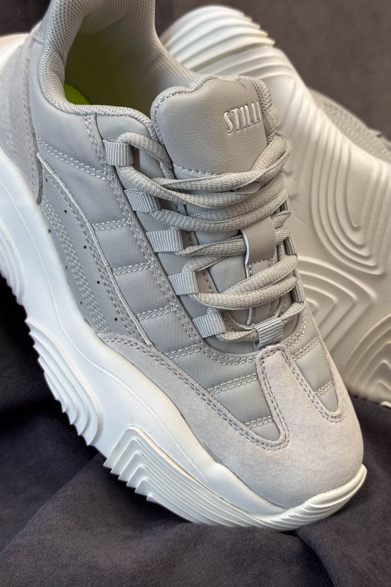 Кросівки жіночі, колір сірий